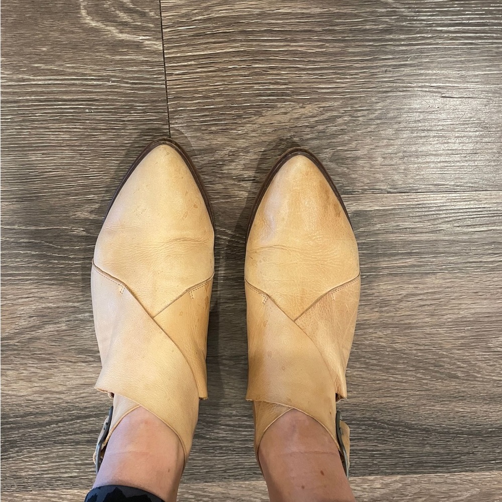 Women's Tan Leather Shoes